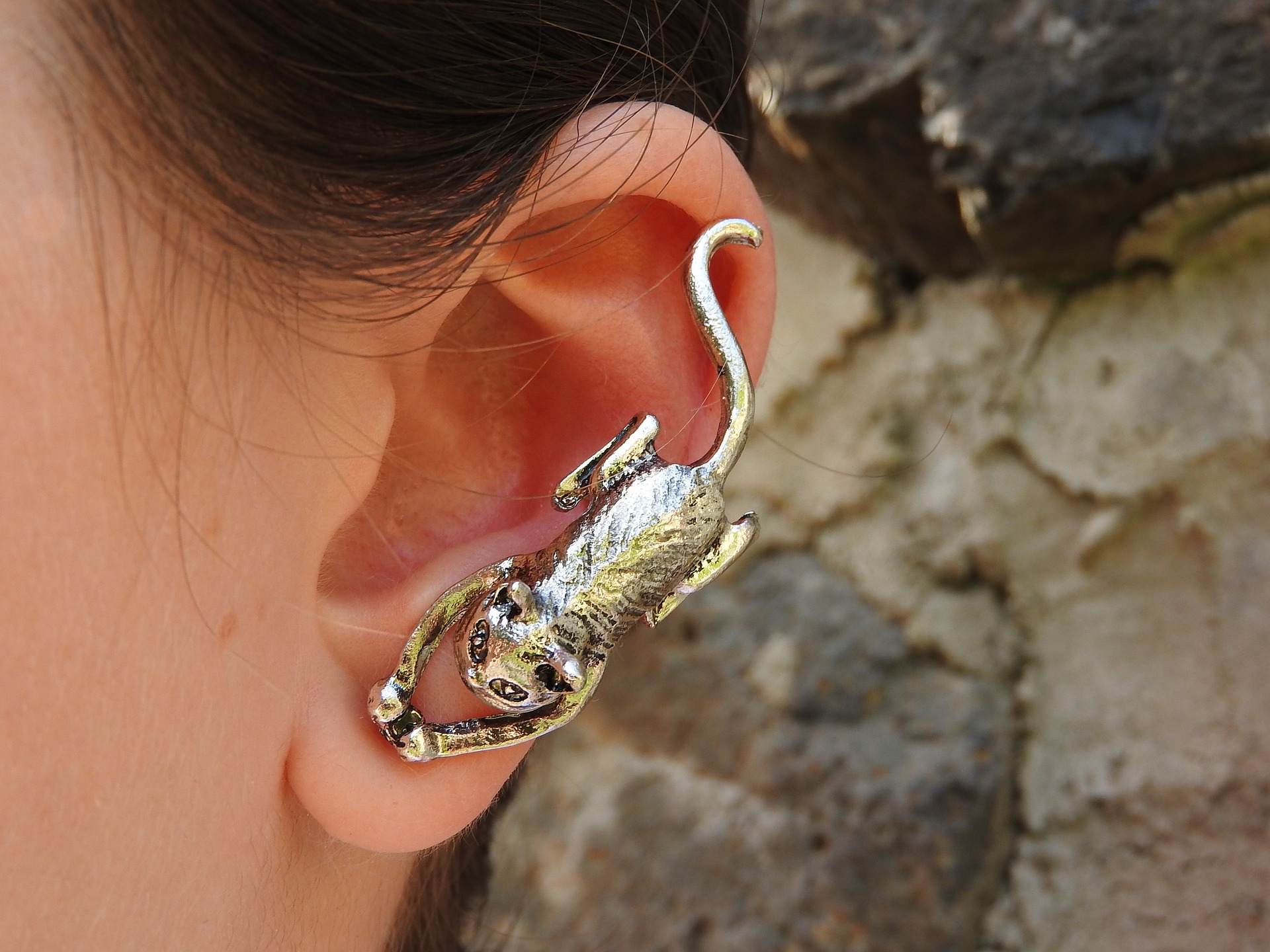 earrings-876364_1920