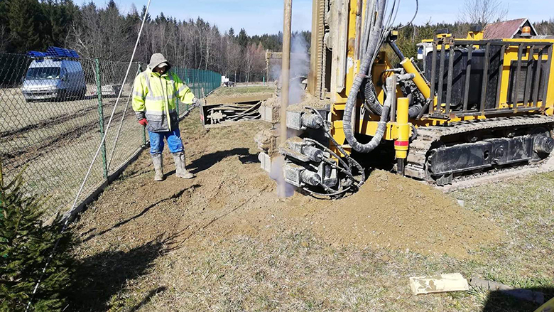 Fotografie: vrtání studny